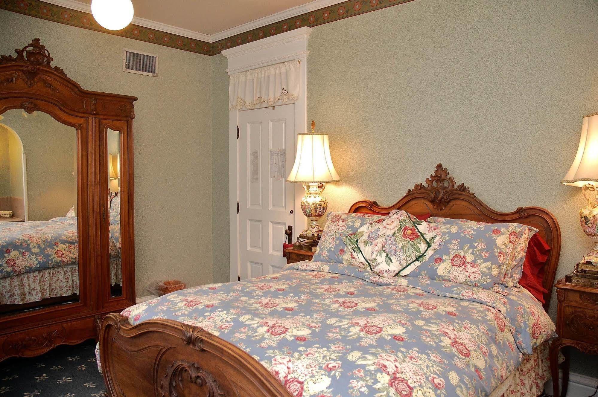 The Grand Anne Bed And Breakfast Keokuk Экстерьер фото